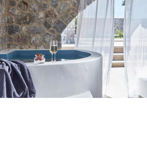 Orabel Suites Santorini (Adults Only)