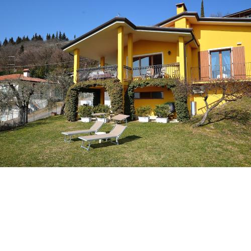 Orange Apartment In Marciaga di Costermano