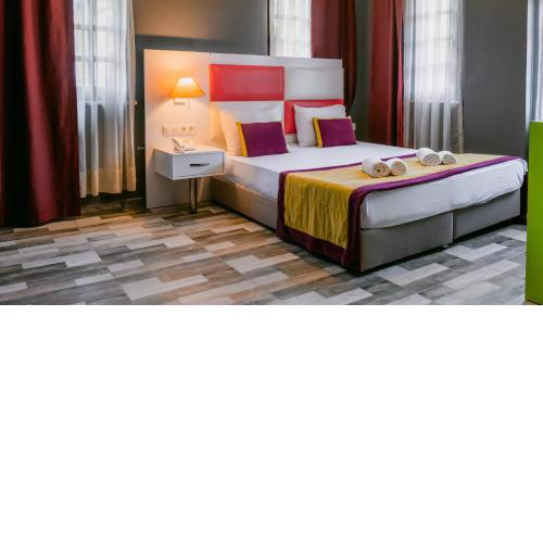 Orange Owl Hotel