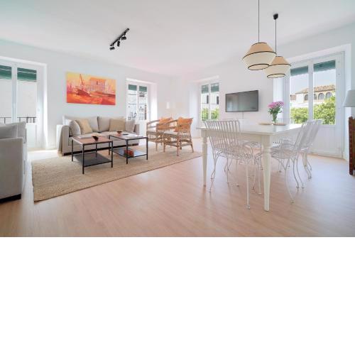 Orange Square Rooftop Apartment 250 m2