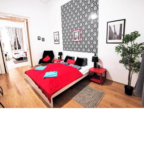 ORANGEHOMES Central Market Hall apartment