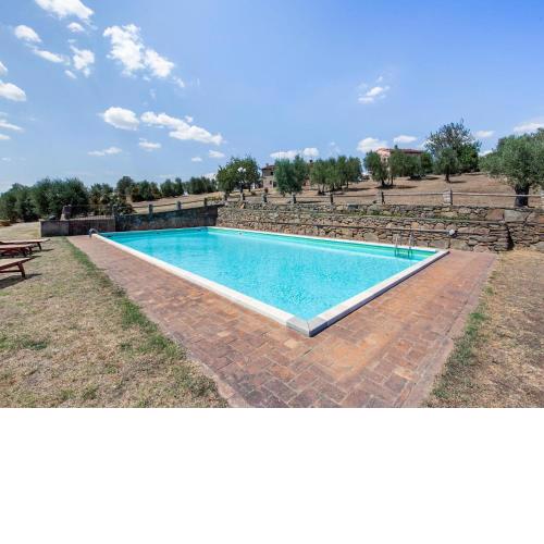 Organic Farm in Capraia e Limite with Swimming Pool