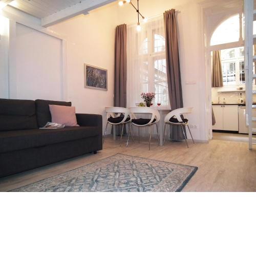 Orient Station Apartment