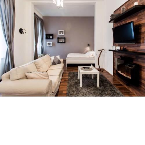 Orsi's sweet & lovely home