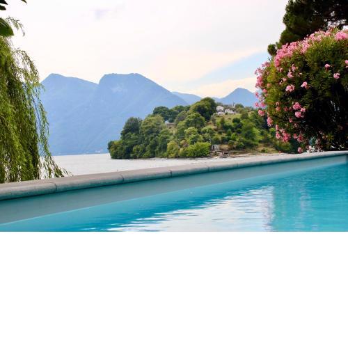OSSUCCIO VILLA ON THE LAKE