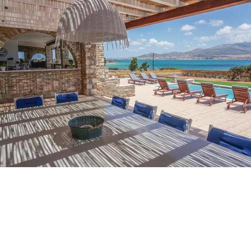 Ostria villa Panagia beach