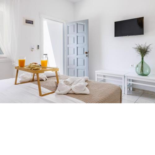 Ourania Studios & Apartments