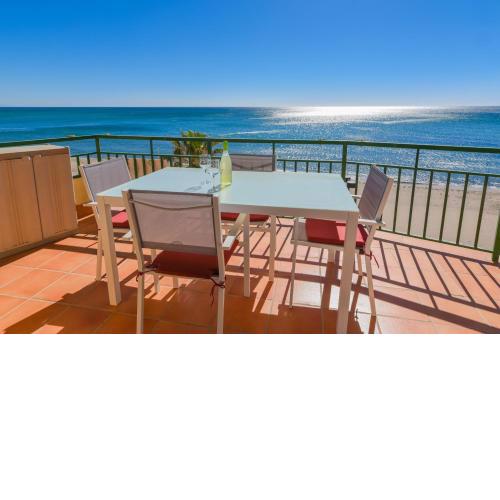 OVER THE SEA. Apartamento primera línea playa. Increíbles vistas