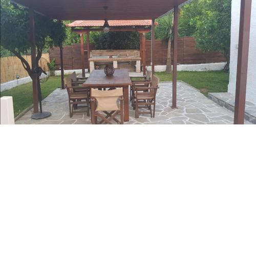 OYRANIAS HOUSE