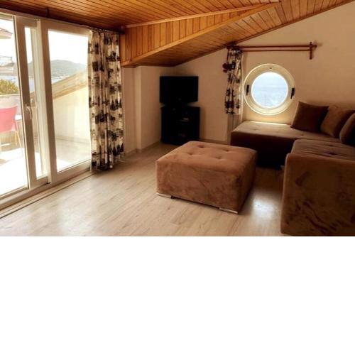 Ozy Apart Center / Can-Penthouse