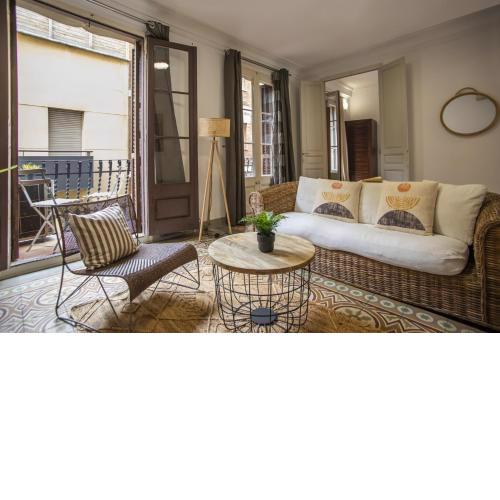 P2SAL11 - Elegant Apartment in Carrer de Salinas