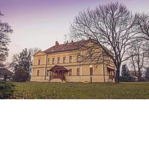 P4W Vadászkastély Pusztacsalád