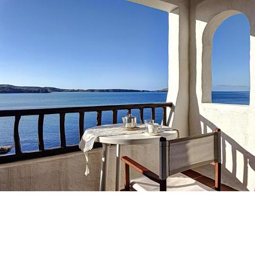 P98 - Bonito apartamento sobre el mar
