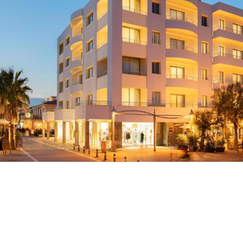 Palace Lido Hotel & Suites