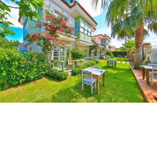 Palas Alaçatı - Adult Only