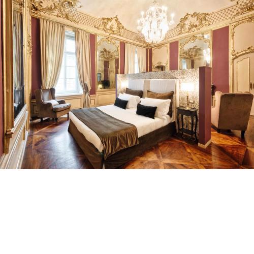 Palazzo Del Carretto-Art Apartments and Guesthouse