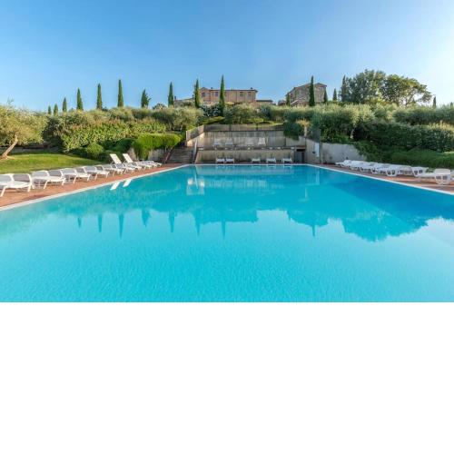 Palazzo Monaci-Appartamento con piscina nelle crete Senesi