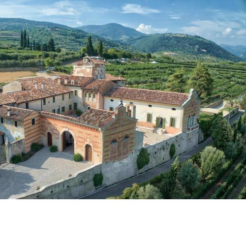 Palazzo Montanari Art & Wine Luxury Apartments