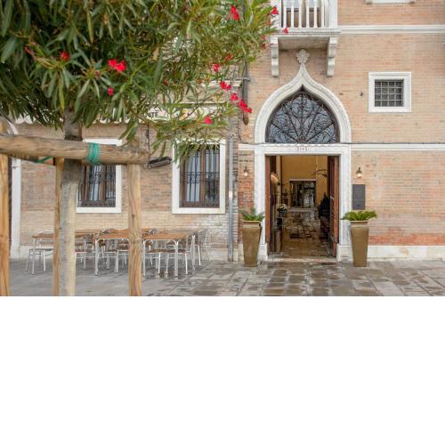 Palazzo Veneziano - Venice Collection