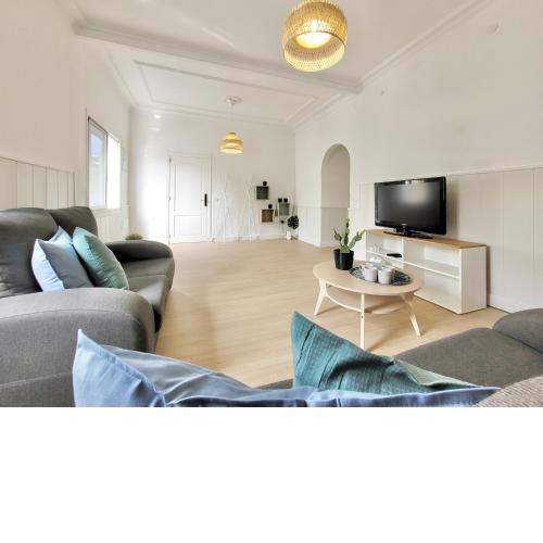 Palm Street Apartment