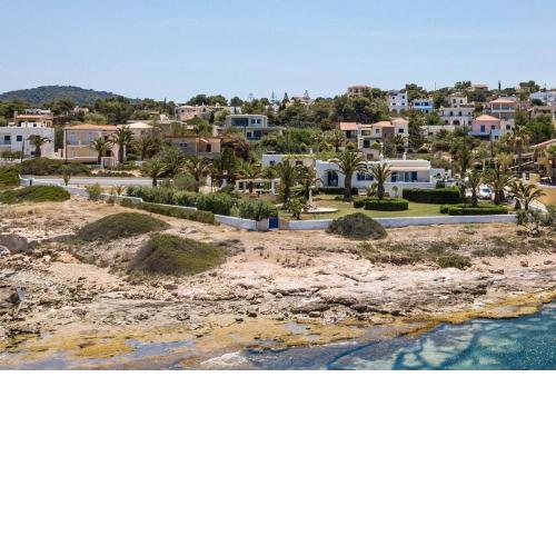 Palmaya Villa, unique seafront experience
