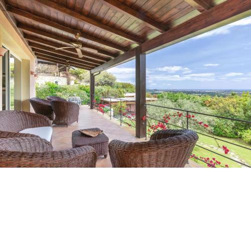Panoramica villa signorile con giardino ● Is Molas Golf ● Sardegna