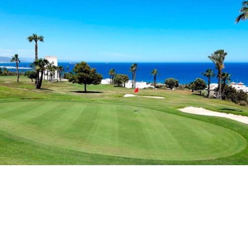 Para los amantes del Golf, playa y piscina. Espectacular apartamento. Estreno 2021.