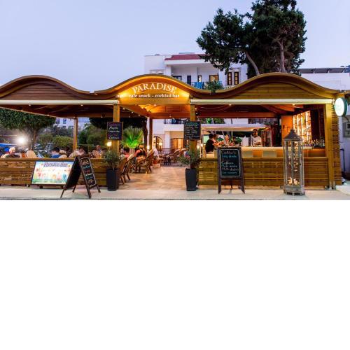 Paradise Hotel-Apartments