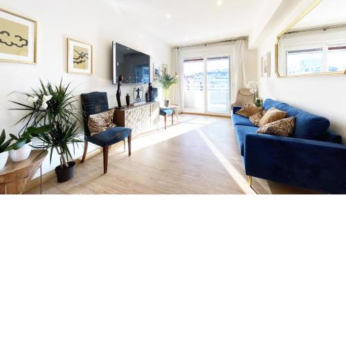 Paradise Luxurious flat, free parking, 3 double rooms, terrace, jacuzzi, fully renovated