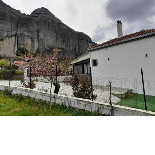 Paradise of Meteora A