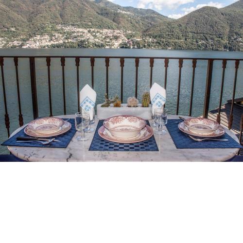 Paradise Suites At The Pier Of Brienno - By House Of Travelers