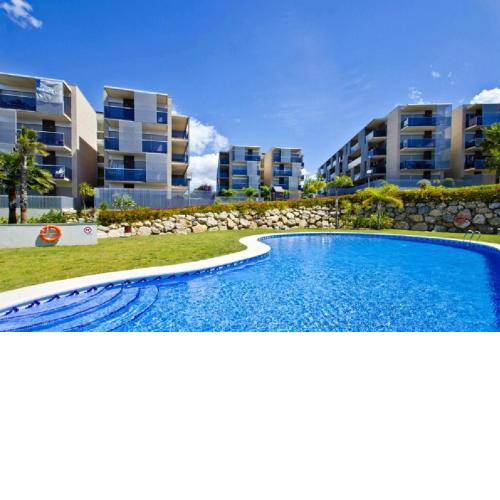 Paradise Village Hogaristic