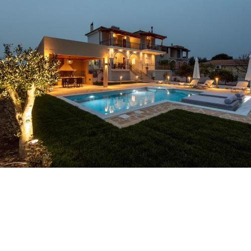 Paris Family Villa!