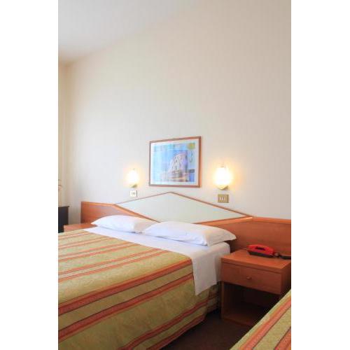PARK HOTEL