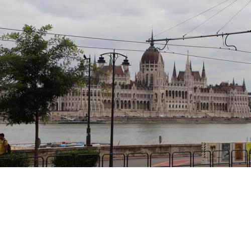 Parliament Panorama Apartment