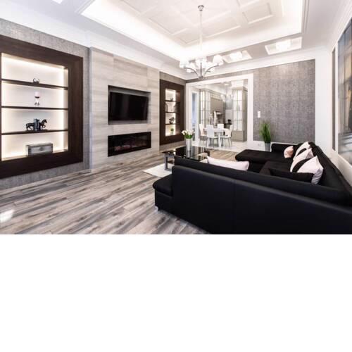 Parliament Square Apartment