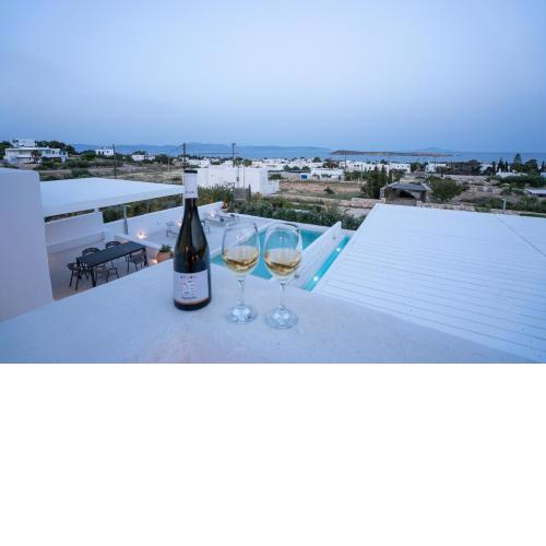 Paros Breeze Odyssey Suites