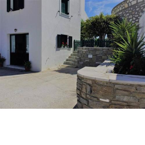 Paros spacious apartment