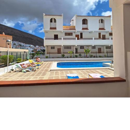 Parque Margarita, terraza vista piscina