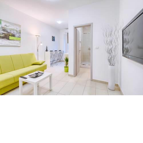 Pasqua Apartments