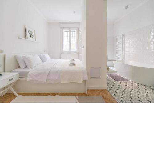 Paulay Ede Street- 2BR / AC / Netflix! (PE67)
