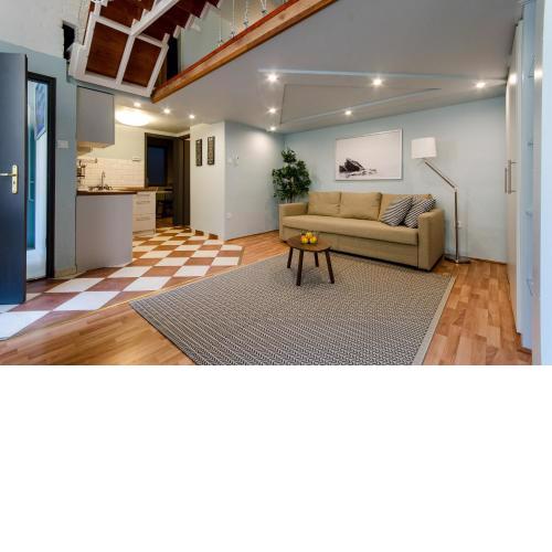 Paulay's Studio Apartment In The City Center.