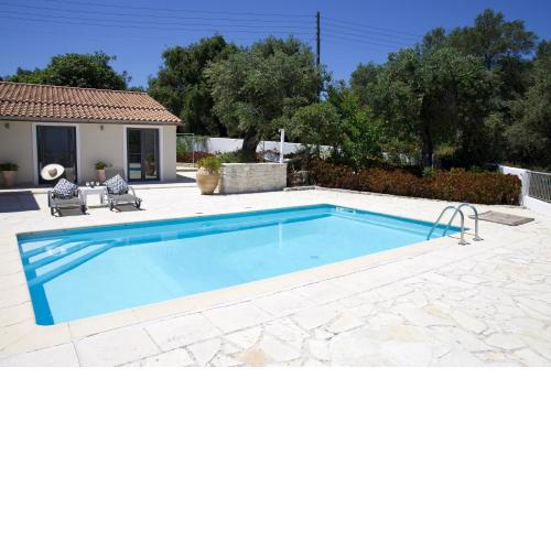 Peaceful 2 BR Villa NR Gaios w Seaview and Pool