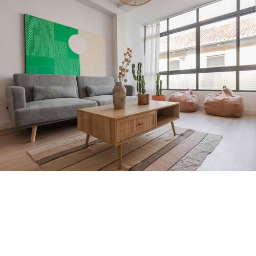 Peaceful & bright apartment with patio - Center