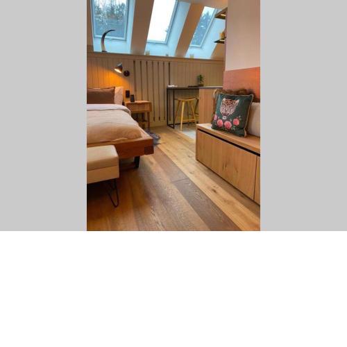 Peaceful, Cozy Designer Mountain Studio