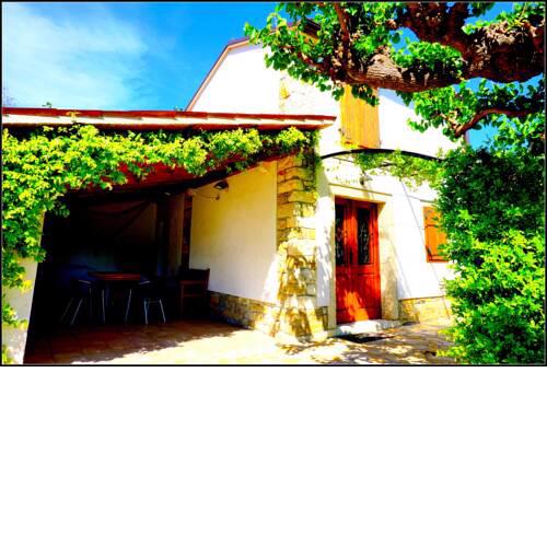 Peaceful House with view over Salt Pans TIMOR