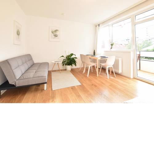 Peaceful Studio Apartment near Center