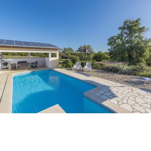 Peaceful Villa in Nova Vas with Swimming Pool