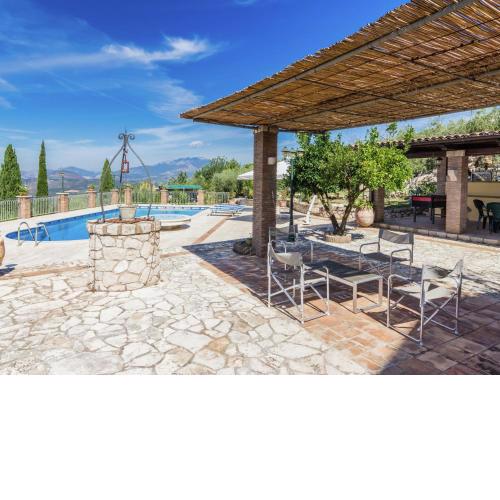 Peaceful Villa in Sonnino with Swimming Pool