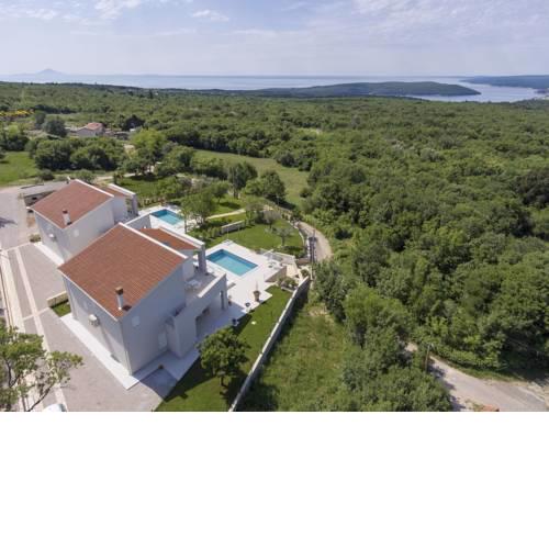 Peaceful Villa in Stanisovi with sea view